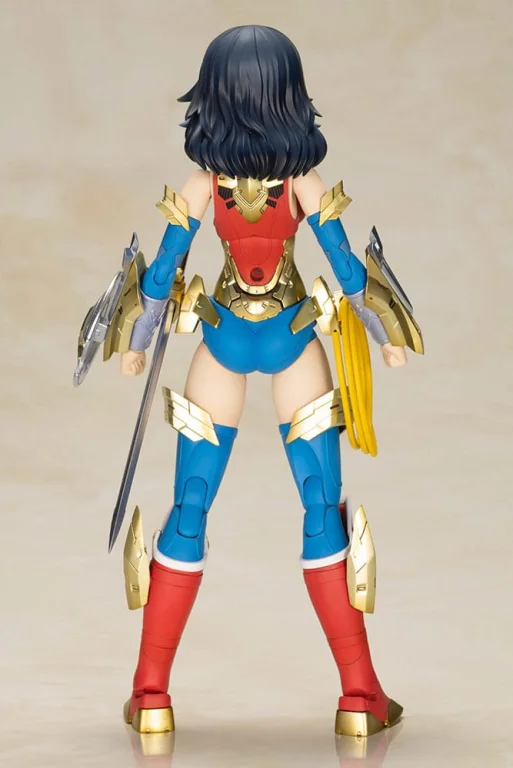 DC Comics - Plastic Model Kit - Wonder Woman (Humikane Shimada Ver.)