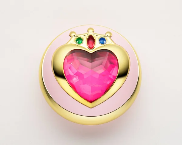 Produktbild zu Sailor Moon - Proplica Replik - Sailor Chibi Moon Brosche