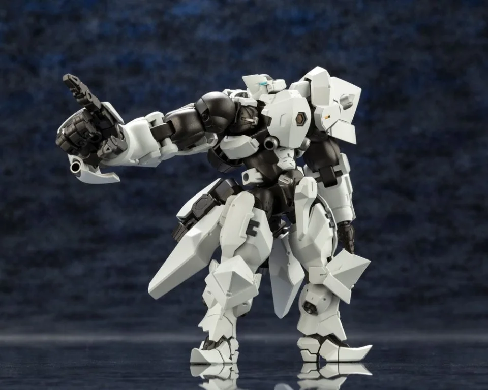Hexa Gear - Plastic Model Kit - Governor Heavy Armor Type Rook