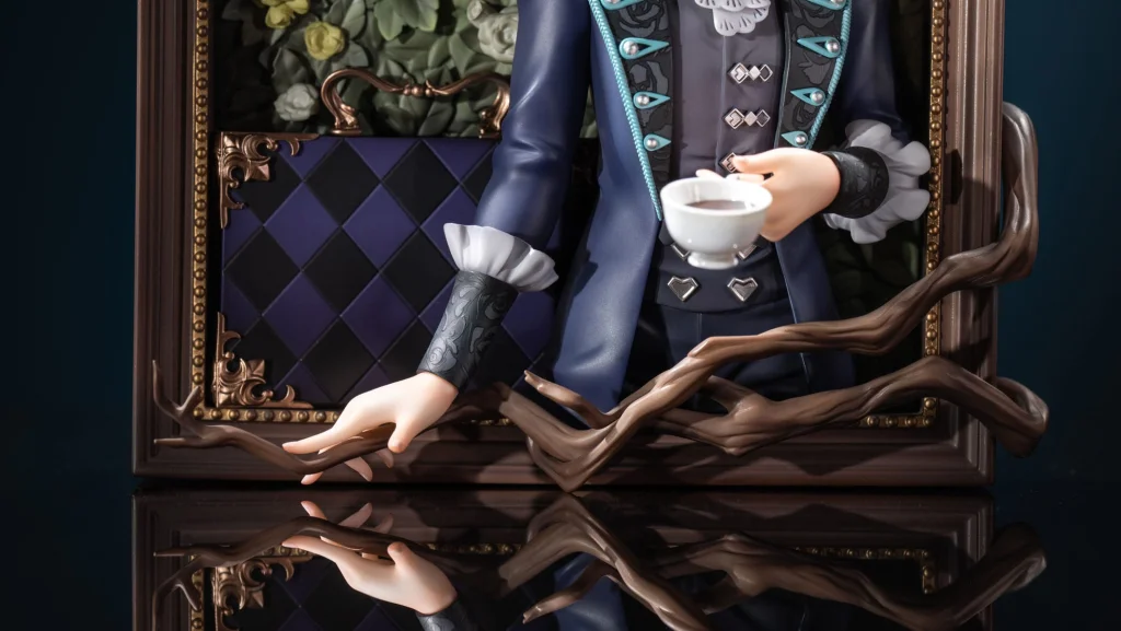 Reverse: 1999 - Non-Scale Figure - Vertin (3D Frame Ver.)