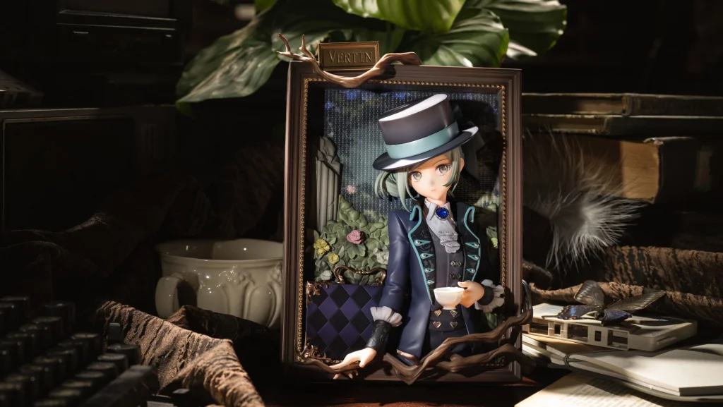 Reverse: 1999 - Non-Scale Figure - Vertin (3D Frame Ver.)