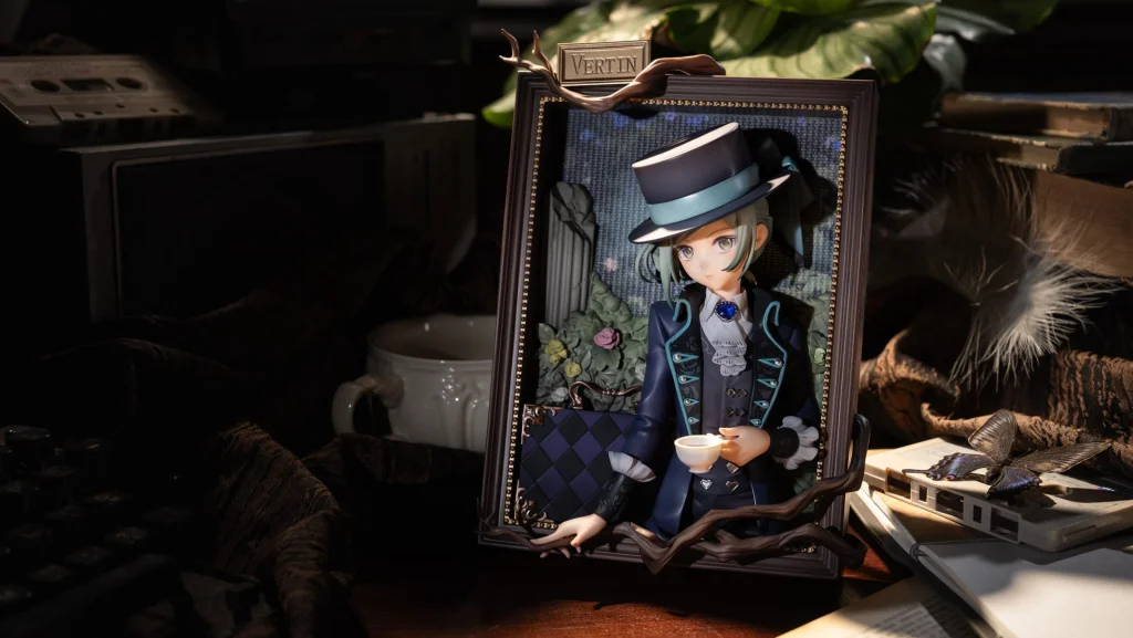 Reverse: 1999 - Non-Scale Figure - Vertin (3D Frame Ver.)