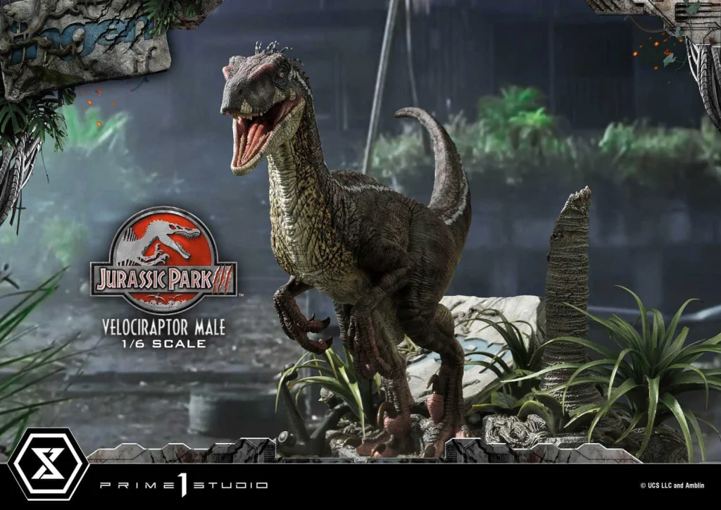 Jurassic Park - Legacy Museum Collection - Velociraptor Male