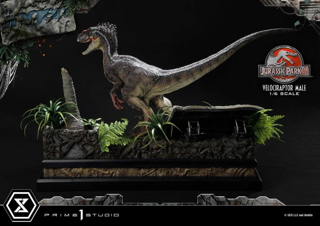 Jurassic Park - Legacy Museum Collection - Velociraptor Male