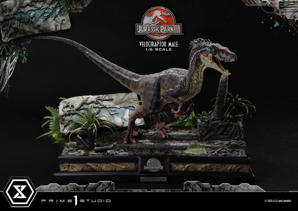 Jurassic Park - Legacy Museum Collection - Velociraptor Male
