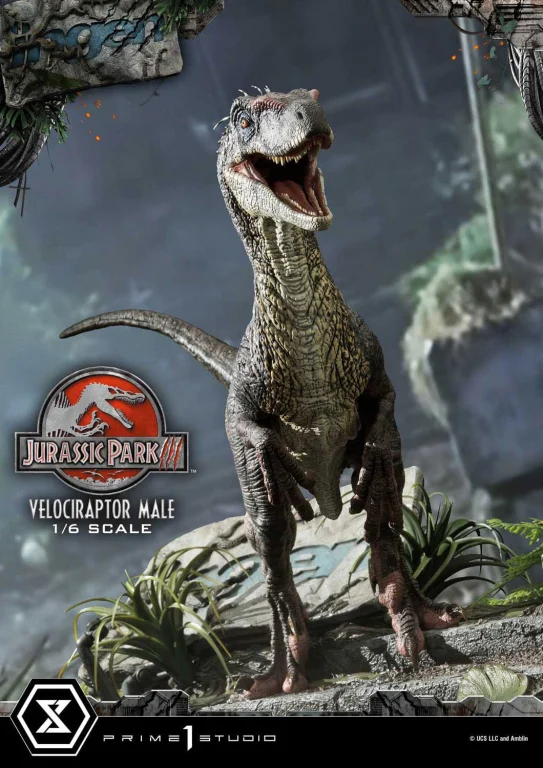 Jurassic Park - Legacy Museum Collection - Velociraptor Male