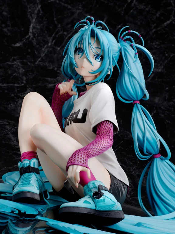 Character Vocal Series - Scale Figure - Miku Hatsune (The Latest Street Style "Cute" Limited Edition)