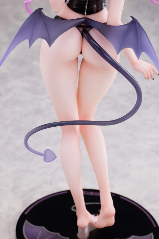MOMOROSER - Scale Figure - Glowing Little Succubus Momoko-chan
