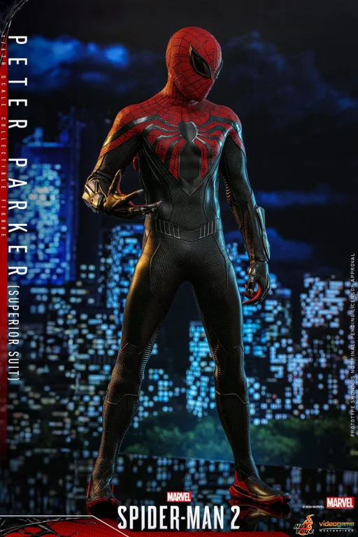 Spider-Man - Scale Action Figure - Peter Parker (Superior Suit)