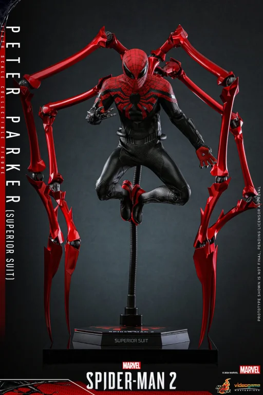 Spider-Man - Scale Action Figure - Peter Parker (Superior Suit)