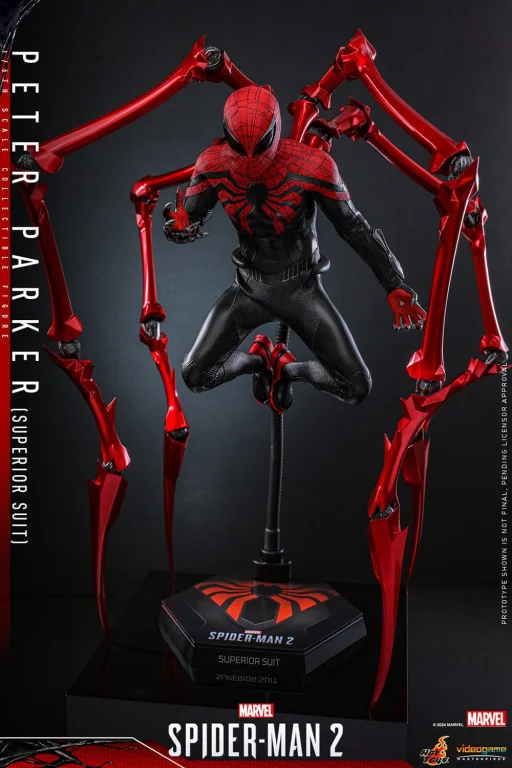 Spider-Man - Scale Action Figure - Peter Parker (Superior Suit)