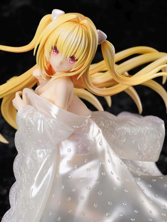 To Love-Ru - Scale Figure - Golden Darkness (Shiromuku)