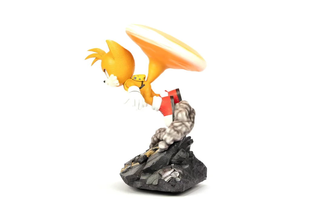 Sonic - Non-Scale Figure - Miles "Tails" Prower (Standoff)
