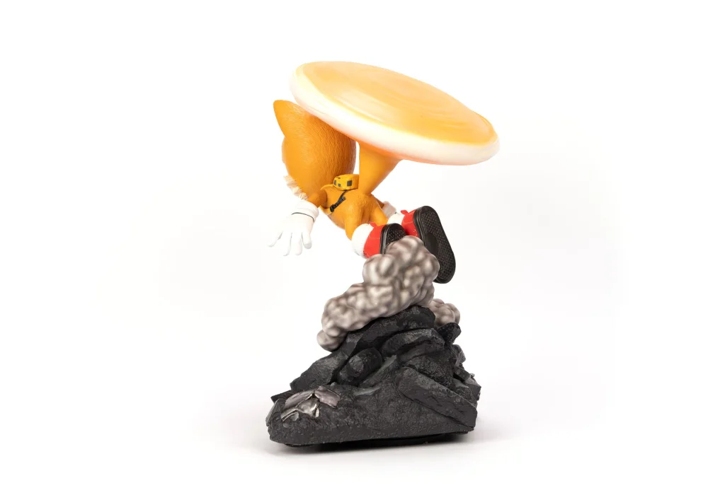 Sonic - Non-Scale Figure - Miles "Tails" Prower (Standoff)