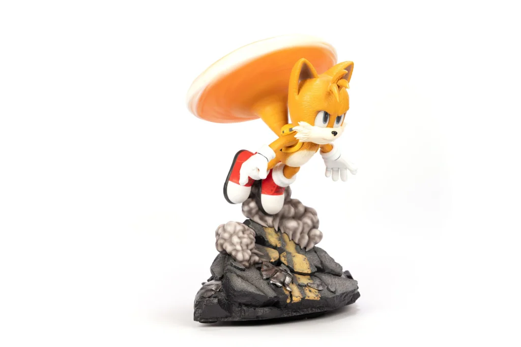 Sonic - Non-Scale Figure - Miles "Tails" Prower (Standoff)