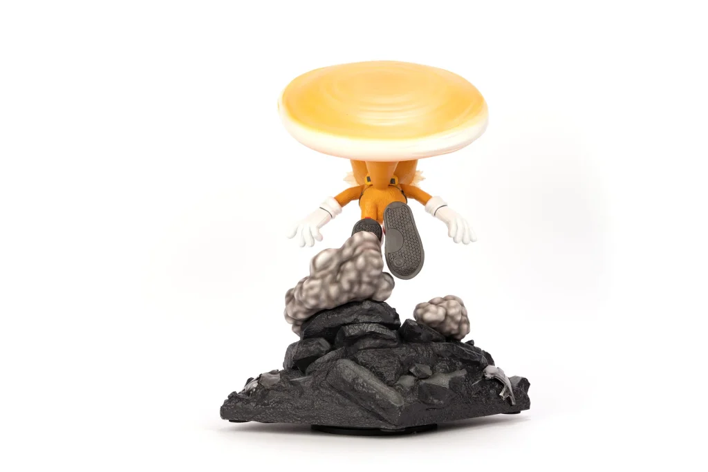 Sonic - Non-Scale Figure - Miles "Tails" Prower (Standoff)