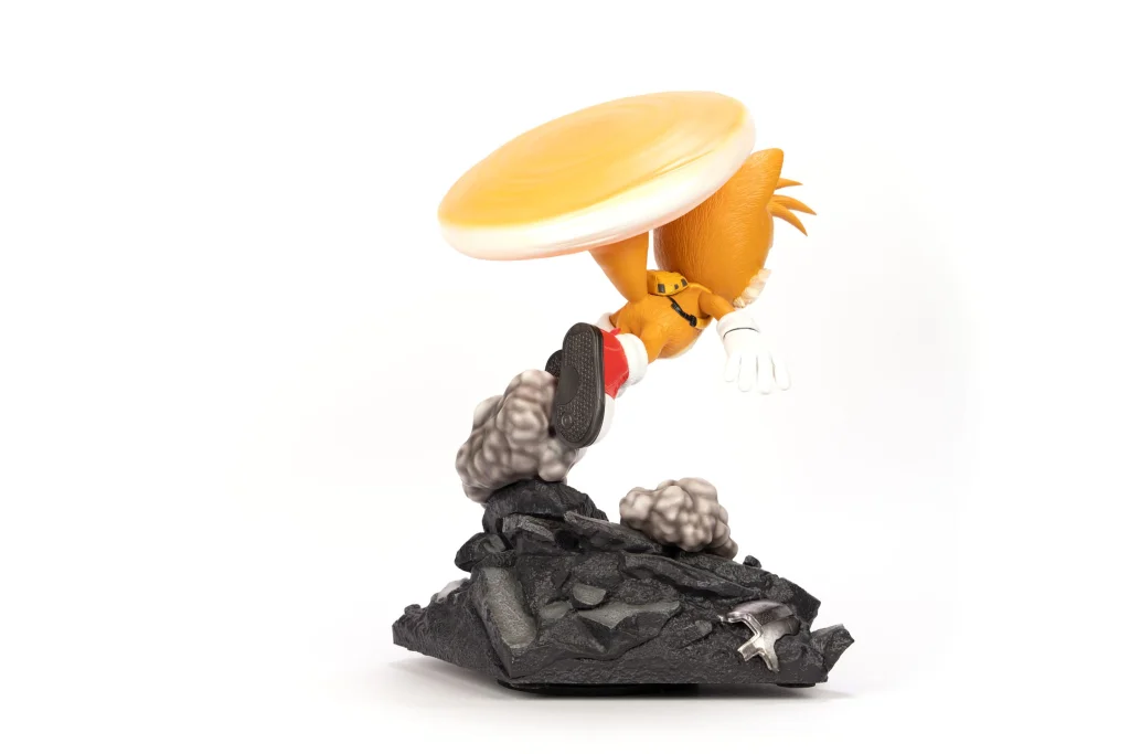 Sonic - Non-Scale Figure - Miles "Tails" Prower (Standoff)