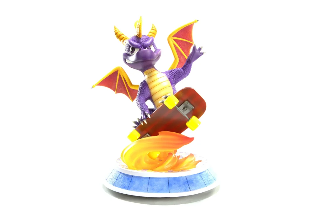 Spyro - Non-Scale Figure - Spyro (Skateboard)