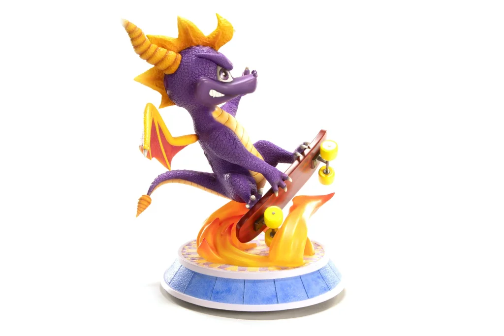 Spyro - Non-Scale Figure - Spyro (Skateboard)