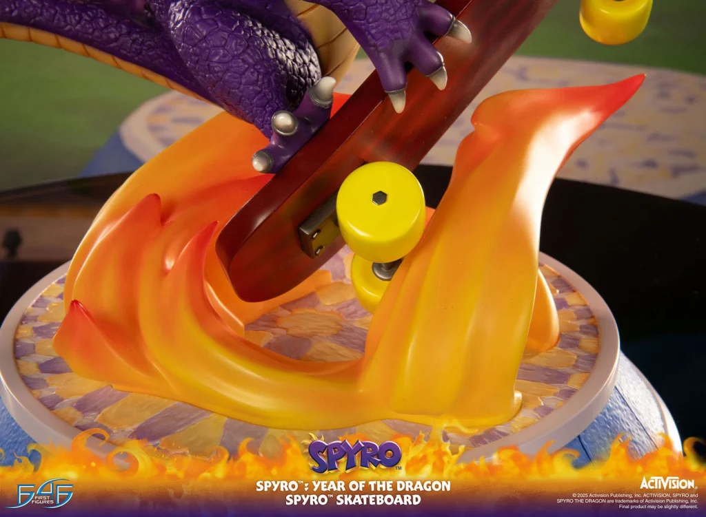 Spyro - Non-Scale Figure - Spyro (Skateboard)