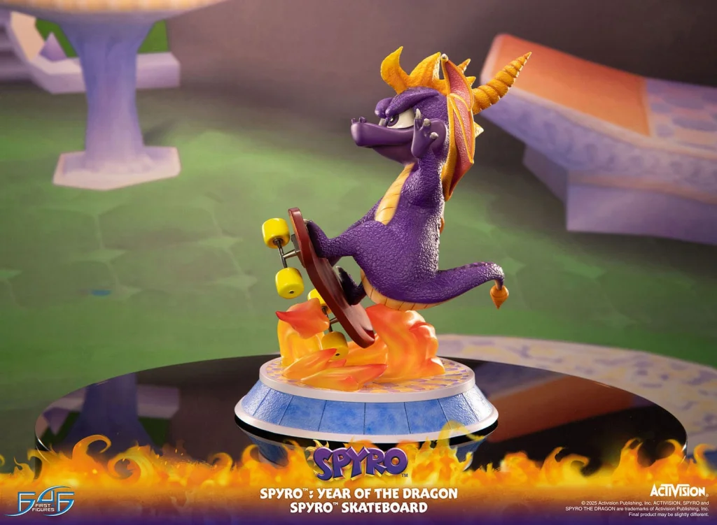 Spyro - Non-Scale Figure - Spyro (Skateboard)