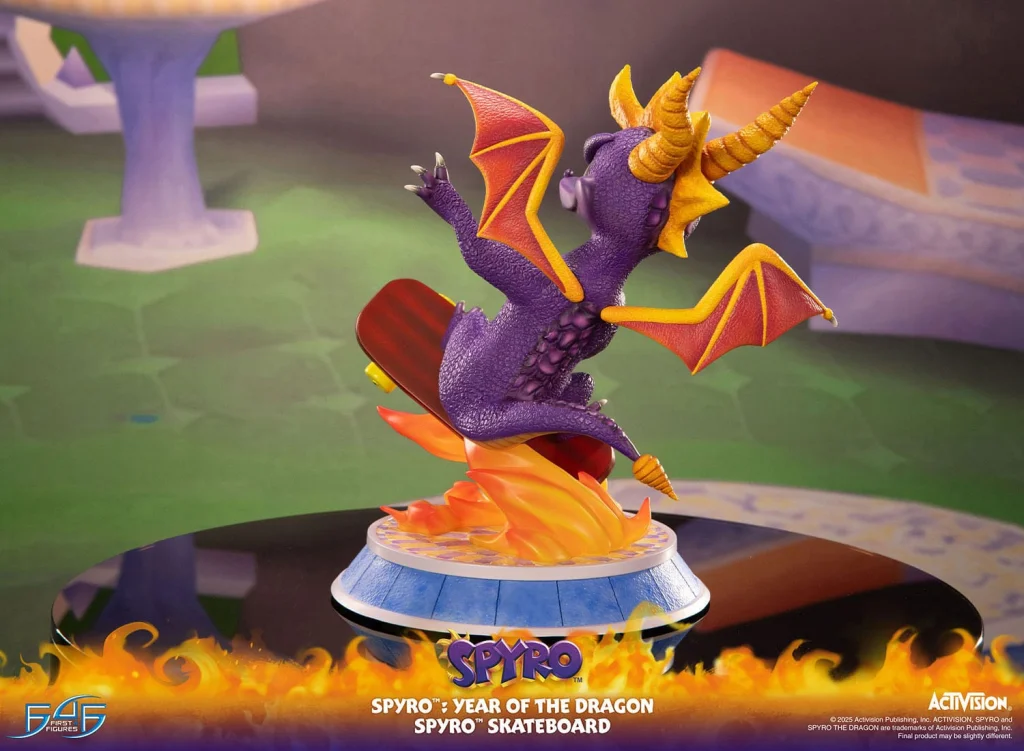 Spyro - Non-Scale Figure - Spyro (Skateboard)