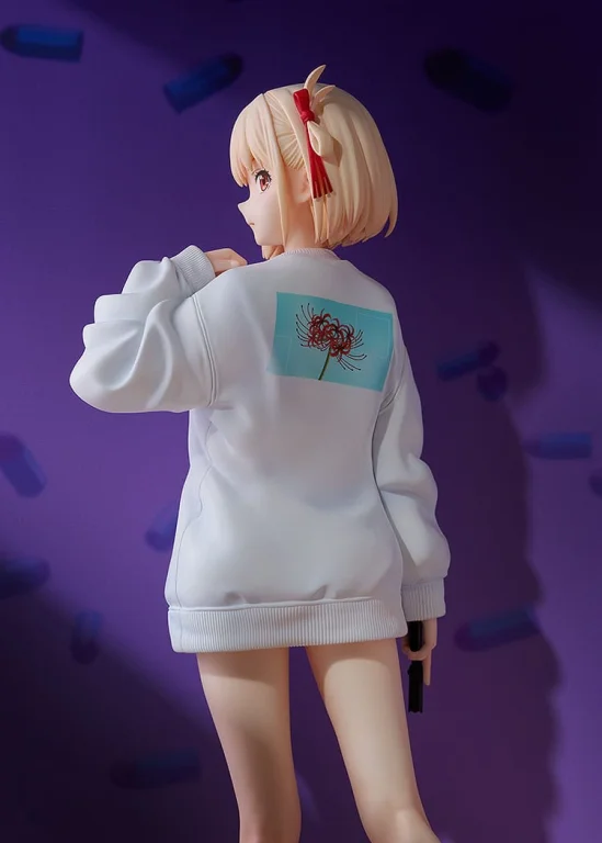 Lycoris Recoil - Scale Figure - Chisato Nishikigi (Oversized Sweatshirt Ver.)