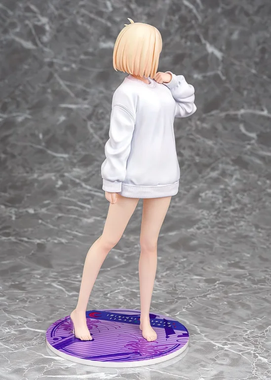 Lycoris Recoil - Scale Figure - Chisato Nishikigi (Oversized Sweatshirt Ver.)