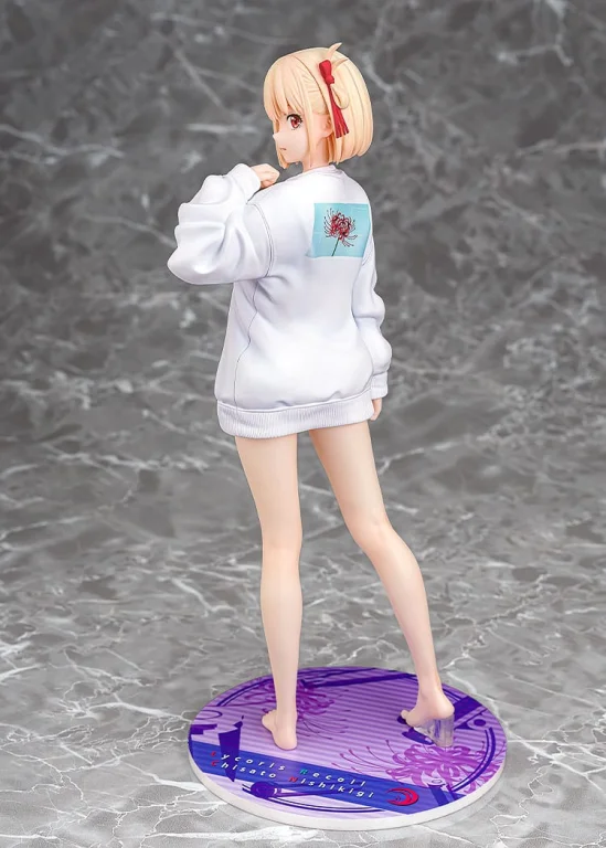 Lycoris Recoil - Scale Figure - Chisato Nishikigi (Oversized Sweatshirt Ver.)