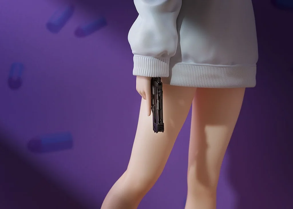 Lycoris Recoil - Scale Figure - Chisato Nishikigi (Oversized Sweatshirt Ver.)