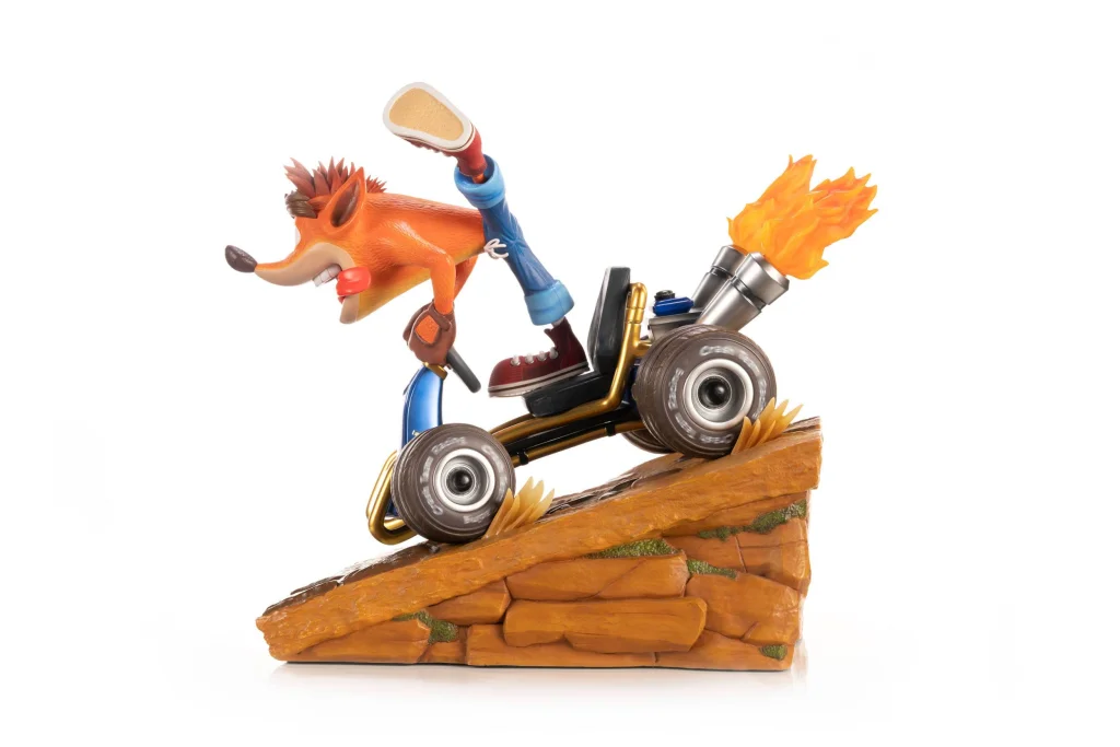 Crash Bandicoot - First 4 Figures - Crash in Kart