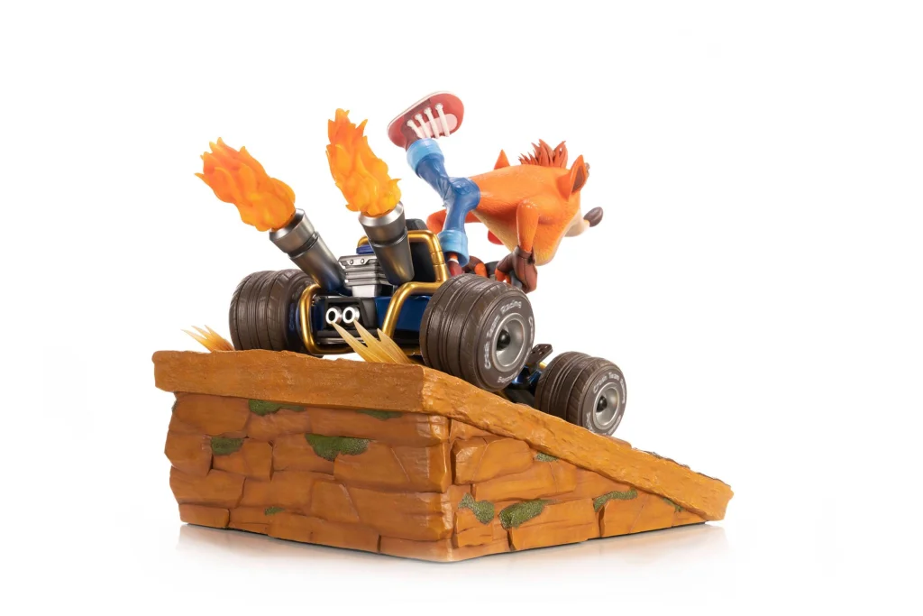 Crash Bandicoot - Non-Scale Figure - Crash in Kart