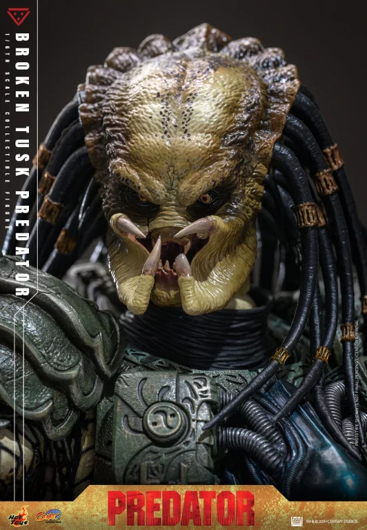 Alien vs. Predator - Scale Action Figure - Broken Tusk Predator