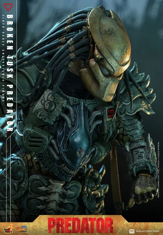 Alien vs. Predator - Scale Action Figure - Broken Tusk Predator