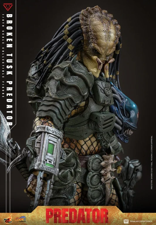Alien vs. Predator - Scale Action Figure - Broken Tusk Predator