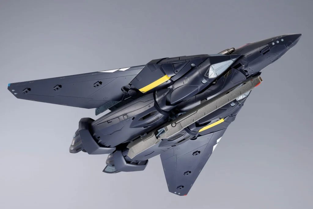 Macross 7 - DX CHOGOKIN - VF-17S Nightmare Stealthvalkyrie (Gamlin Kizaki use)