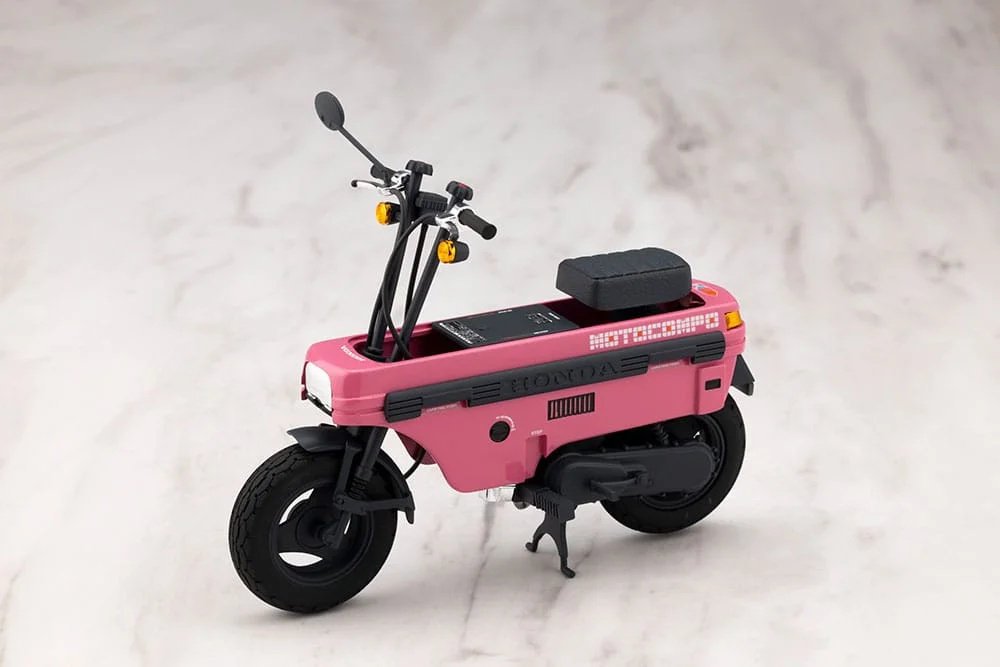 SOUSAI SHOJO TEIEN - Plastic Model Kit - Emma Koishikawa (Nocturne with Honda AB12 Motocompo)