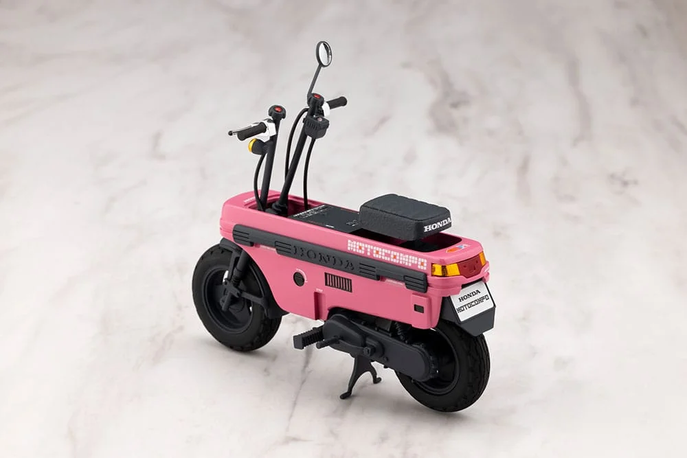 SOUSAI SHOJO TEIEN - Plastic Model Kit - Emma Koishikawa (Nocturne with Honda AB12 Motocompo)