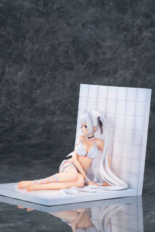 Kasu Komeshiro - Scale Figure - Shiraga Luna-chan