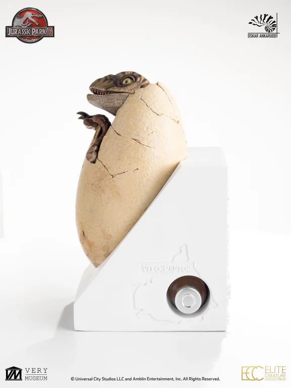 Jurassic Park - Elite Creature Collectibles - White Queen Hatching Egg
