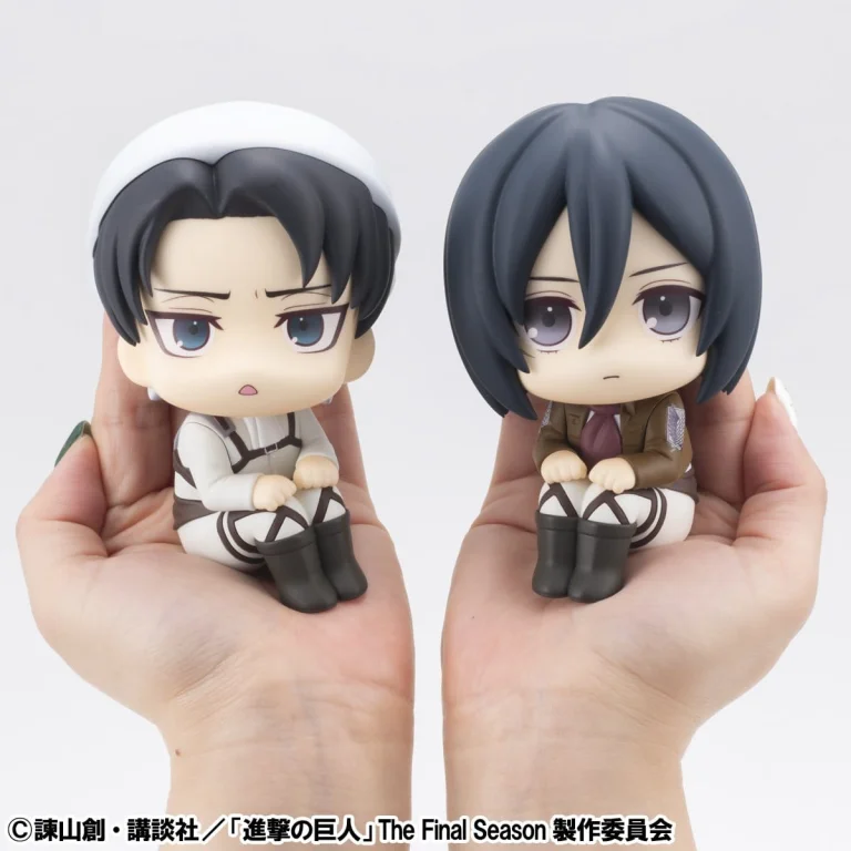 Attack on Titan - Look Up Series - Levi Ackerman (Cleaning up ver.) & Mikasa Ackerman (Set)