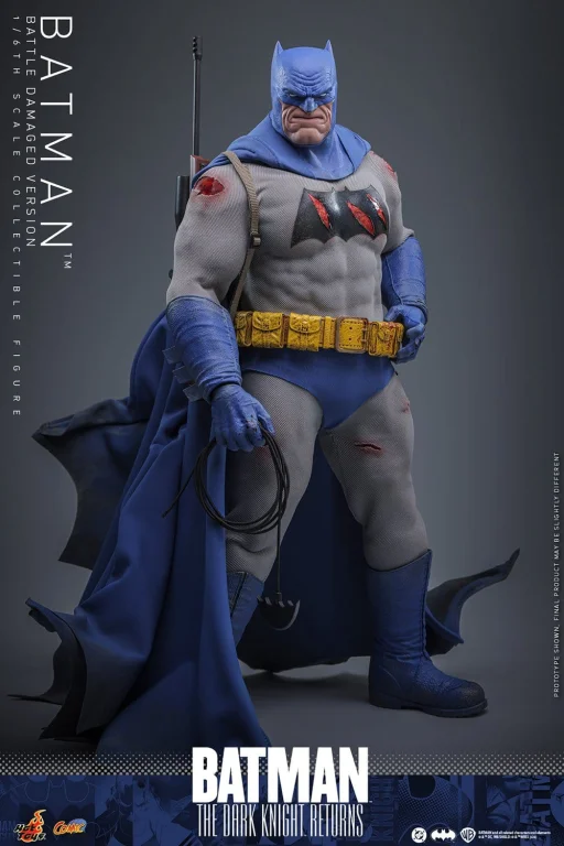 Batman - Scale Action Figure - Batman (Battle Damaged Version)