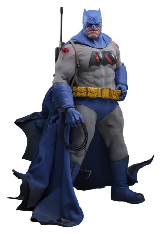 Batman - Scale Action Figure - Batman (Battle Damaged Version)