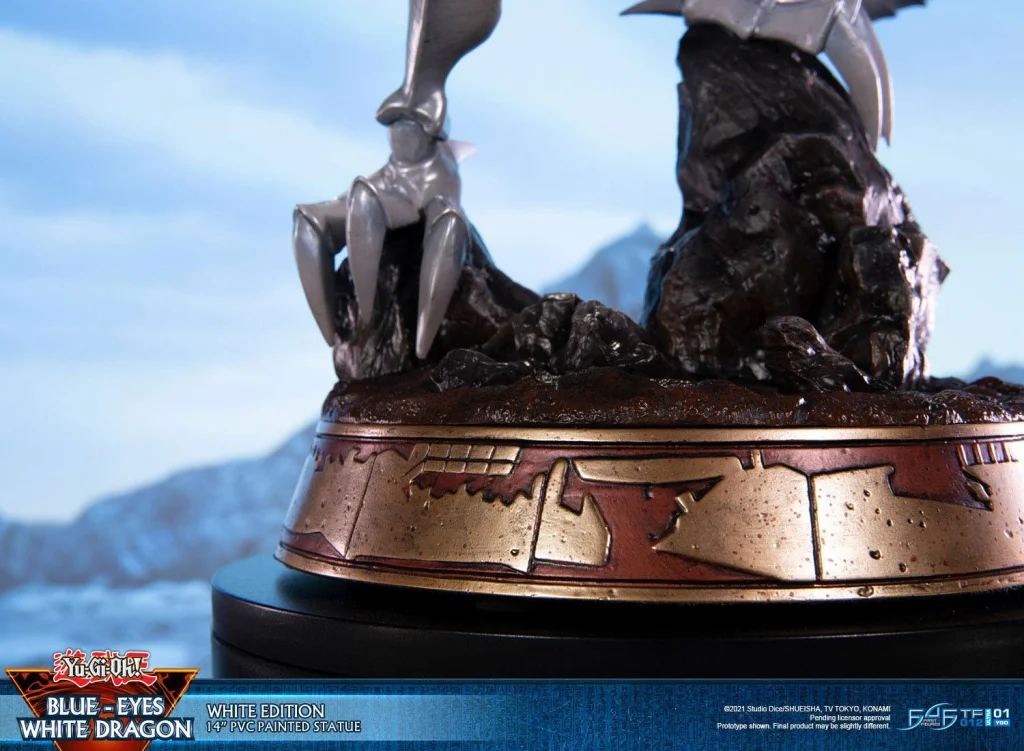 Yu-Gi-Oh! - Non-Scale Figure - Blue-Eyes White Dragon (White Edition)