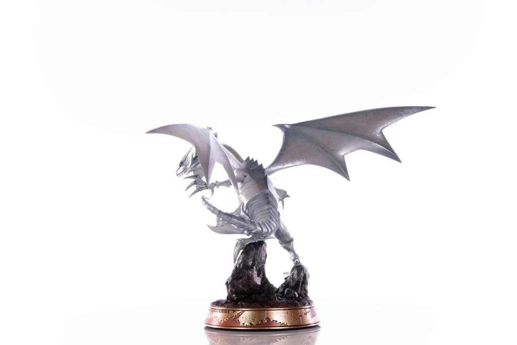 Yu-Gi-Oh! - Non-Scale Figure - Blue-Eyes White Dragon (White Edition)