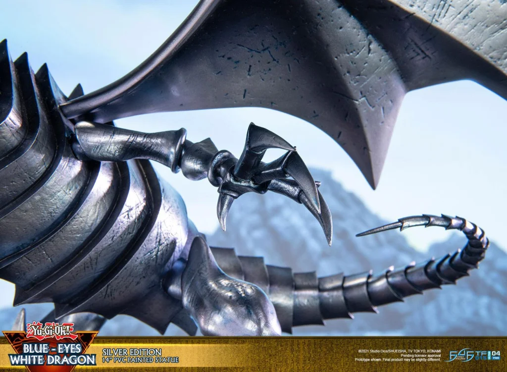 Yu-Gi-Oh! - Non-Scale Figure - Blue-Eyes White Dragon (Silver Edition)