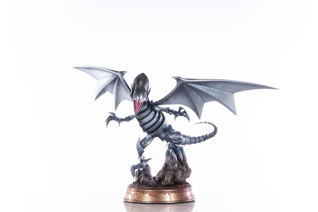 Yu-Gi-Oh! - Non-Scale Figure - Blue-Eyes White Dragon (Silver Edition)
