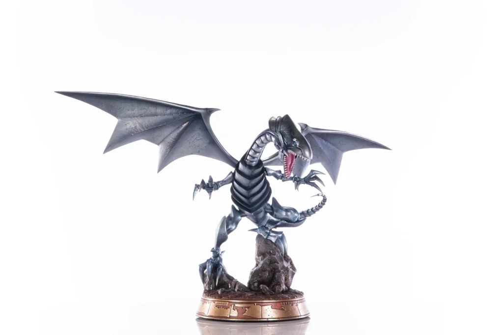 Yu-Gi-Oh! - Non-Scale Figure - Blue-Eyes White Dragon (Silver Edition)