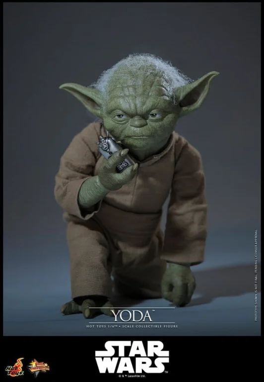 Star Wars - Scale Action Figure - Yoda