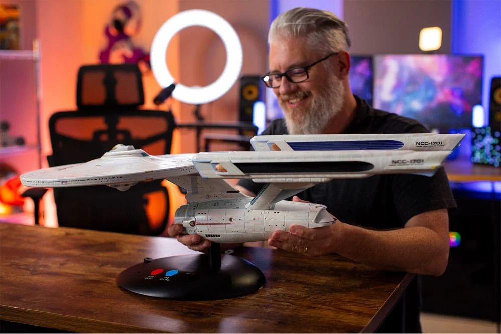 Star Trek - Scale Replica - U.S.S. Enterprise NCC-1701